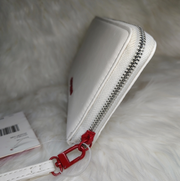 Betsey Johnson Heart Valentine Zip Around Wristlet Wallet - Picture 7 of 15